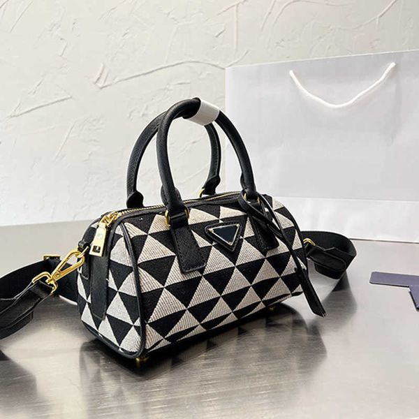 evening bags symbol embroidered fabric bowling bag canvas pillow crossbody bags saffiano handle zipper closure foot nail small tote wallet
evening bags symbol embroidered fabric bowling bag canvas pillow crossbody bags saffiano handle zipper closure foot nail small tote wallet