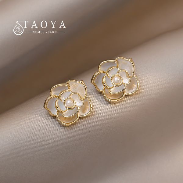 french romantic elegant white enamel petal flower shaped earrings 2022 new jewelry sweet accessories for woman's luxury jewelry, Golden;silver
french romantic elegant white enamel petal flower shaped earrings 2022 new jewelry sweet accessories for woman's luxury jewelry, Golden;silver