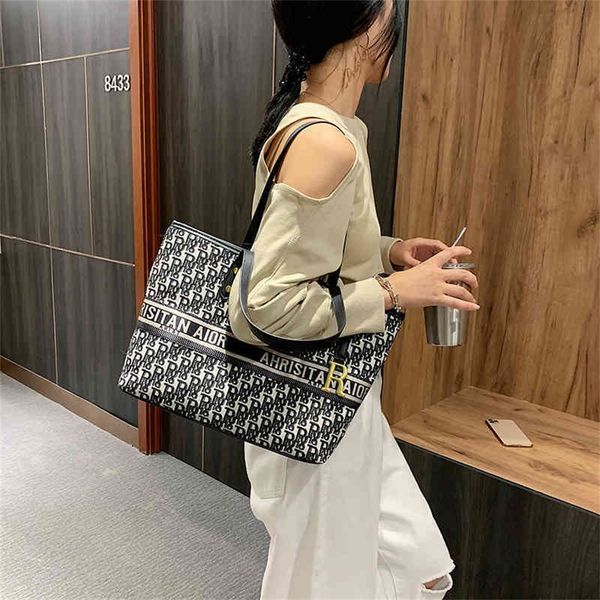 59% off shoulder bags on sell same net red envelope korean canvas large capacity women's tote
59% off shoulder bags on sell same net red envelope korean canvas large capacity women's tote