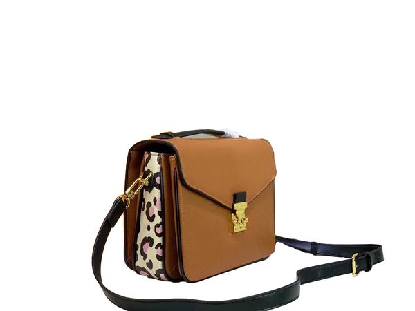 pochettes metis shoulder bag luxury designer womens fashion handbag monograms embossing classics handbags women luxurys brands crossbody bag
pochettes metis shoulder bag luxury designer womens fashion handbag monograms embossing classics handbags women luxurys brands crossbody bag