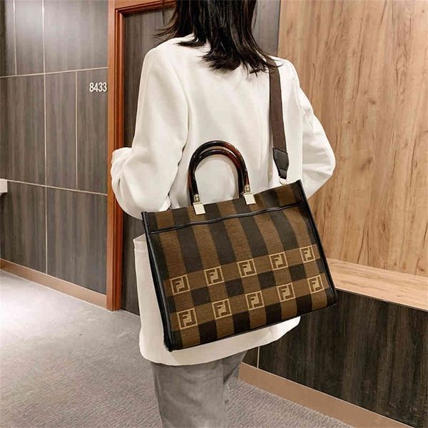 59% off shoulder bags on sell bags korean women's portable large capacity messenger fashionable ins tote
59% off shoulder bags on sell bags korean women's portable large capacity messenger fashionable ins tote