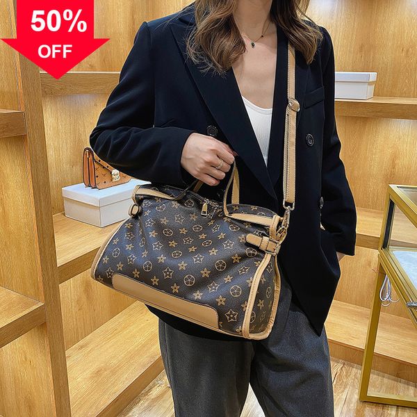 designer clutch bag purses ladies handbags evening clutches large capacity tote women's new fashion style shoulder handbag msenger
designer clutch bag purses ladies handbags evening clutches large capacity tote women's new fashion style shoulder handbag msenger