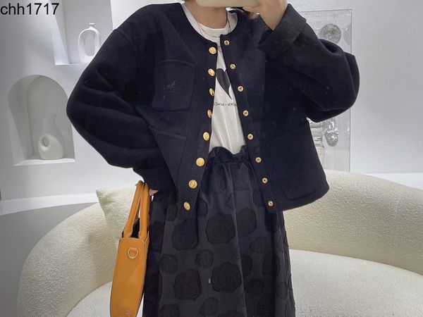 women jackets ce22 autumn and winter new fashion casual embroidery pattern loose skinny short baseball jacket nylon coat, Black;brown
women jackets ce22 autumn and winter new fashion casual embroidery pattern loose skinny short baseball jacket nylon coat, Black;brown
