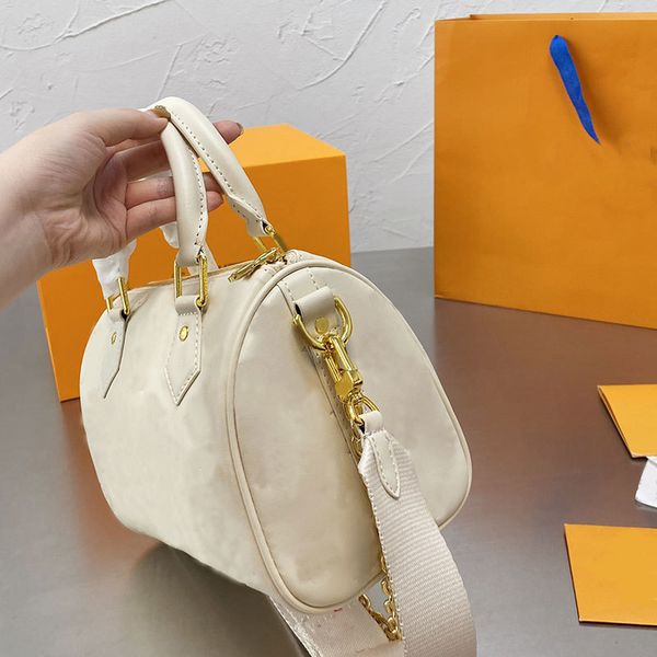 designer luxury women the tote bag fashion versatile handbags shoulder crossbody bags purse tories totes large capacity saddle wallets 7a jz
designer luxury women the tote bag fashion versatile handbags shoulder crossbody bags purse tories totes large capacity saddle wallets 7a jz