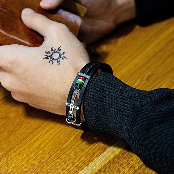 wholesale stainless steel leather bracelet infinity logo special popular pattern men's bracelet diy valentine's day handsome gift, Golden;silver
wholesale stainless steel leather bracelet infinity logo special popular pattern men's bracelet diy valentine's day handsome gift, Golden;silver