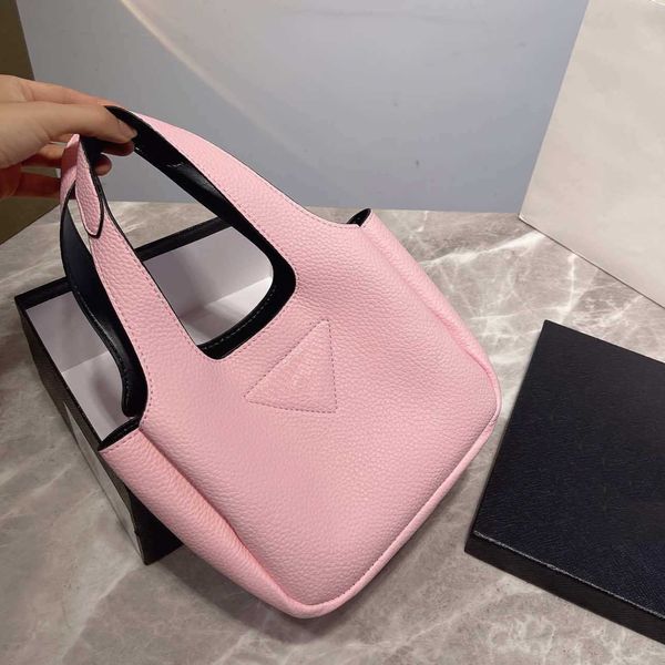 22ss luxury handbag women underarm bag designer inverted triangle lettered single shoulder bag basket bags
22ss luxury handbag women underarm bag designer inverted triangle lettered single shoulder bag basket bags