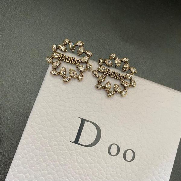 designer jewelry diamond charm earrings stud letter statement brand earring for lady women party wedding lovers gift 217e, Golden;silver
designer jewelry diamond charm earrings stud letter statement brand earring for lady women party wedding lovers gift 217e, Golden;silver