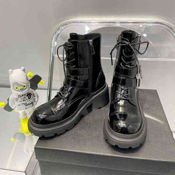 boots european martin boots women's short british style niche bombing street leather thick heel in early autumn, Black
boots european martin boots women's short british style niche bombing street leather thick heel in early autumn, Black