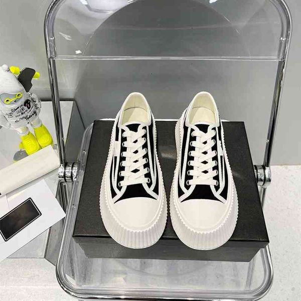dress shoes canvas shoes women's thick soled biscuit in autumn casual board sponge cake small white, Black
dress shoes canvas shoes women's thick soled biscuit in autumn casual board sponge cake small white, Black