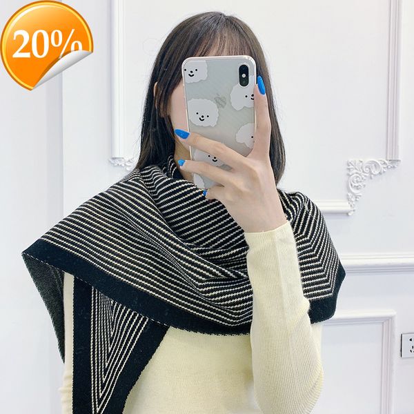 new design scarf fashion small fragrance south korea east gate women's diamond triangle autumn and winter warm bib shawl, Blue;gray
new design scarf fashion small fragrance south korea east gate women's diamond triangle autumn and winter warm bib shawl, Blue;gray