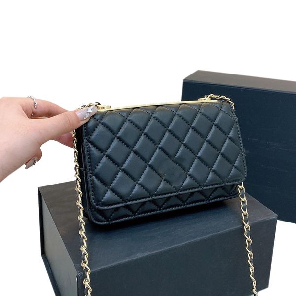 classic quilted matelasse mini flap shoulder bags crossbody cowhide trendy quality genuine leather chain bag diamond lattice cosmetic case d
classic quilted matelasse mini flap shoulder bags crossbody cowhide trendy quality genuine leather chain bag diamond lattice cosmetic case d