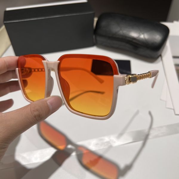 sunglasses for women classic summer fashion 8826 style metal and plank frame eye glasses uv protection lens with box, White;black
sunglasses for women classic summer fashion 8826 style metal and plank frame eye glasses uv protection lens with box, White;black