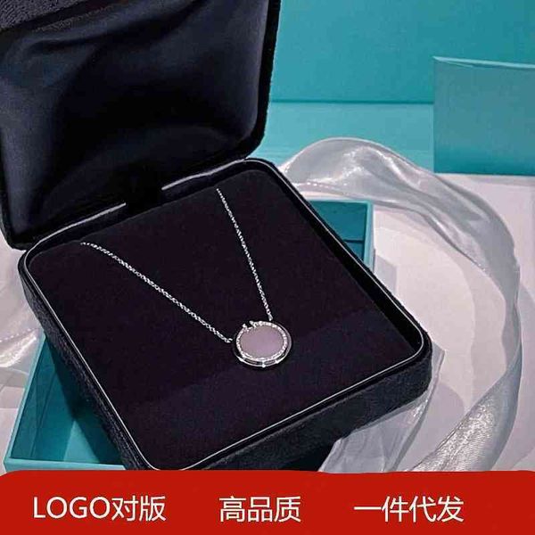 dhl s925 silver limited edition pink round double t necklace 18k rose gold pink shell clavicle chain qixi valentine's day gift
dhl s925 silver limited edition pink round double t necklace 18k rose gold pink shell clavicle chain qixi valentine's day gift