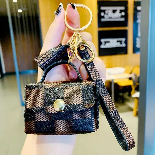 fashion keychain key buckle letters design handmade leather keychains men women bag pendants 4 option, Silver
fashion keychain key buckle letters design handmade leather keychains men women bag pendants 4 option, Silver
