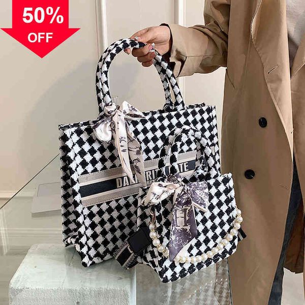 designer clutch bag evening clutches 55% off factory online clearance checkered armpit portable small square tote autumn and winter fashion
designer clutch bag evening clutches 55% off factory online clearance checkered armpit portable small square tote autumn and winter fashion