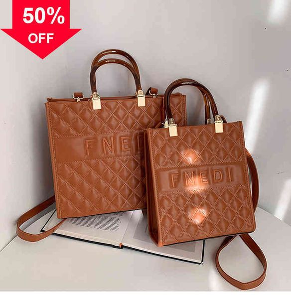 designer clutch bag evening clutches 2022 factory wholale new high capacity tote women's lingge simple and stereotyped handbag single s
designer clutch bag evening clutches 2022 factory wholale new high capacity tote women's lingge simple and stereotyped handbag single s