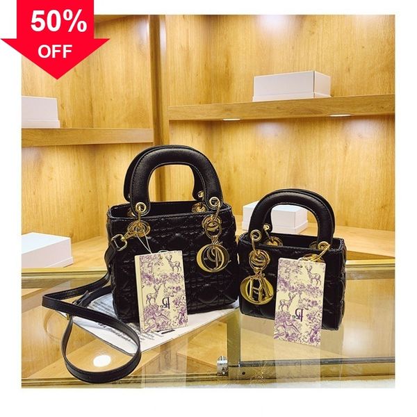 designer bags new women's high texture diana xiaoxiangfeng hand korean version new lingge fashion one shoulder diagonal evening clutche
designer bags new women's high texture diana xiaoxiangfeng hand korean version new lingge fashion one shoulder diagonal evening clutche