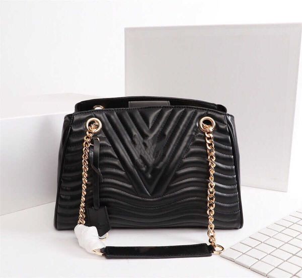 5a 2021 classic leather bag women embossing handbags womens shoulder crossbody vintage clutch tote messensger bags mix style wallets purse
5a 2021 classic leather bag women embossing handbags womens shoulder crossbody vintage clutch tote messensger bags mix style wallets purse