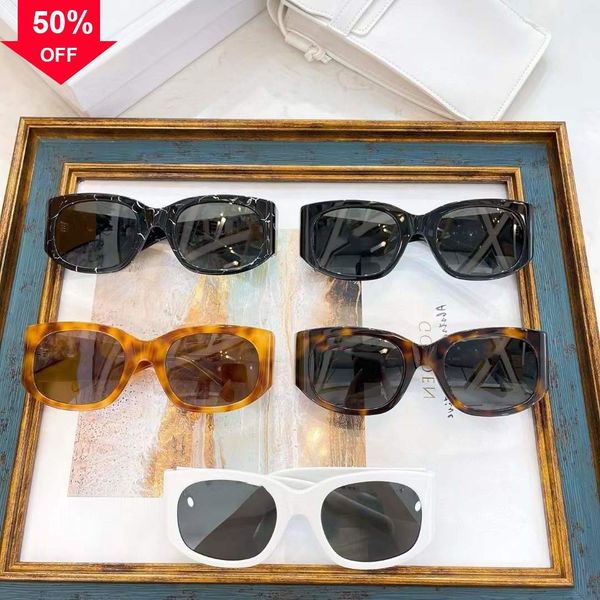 designer sunglasses arc de tiktok net red same plate personalized versatile women's sunglass cl40221i, White;black
designer sunglasses arc de tiktok net red same plate personalized versatile women's sunglass cl40221i, White;black