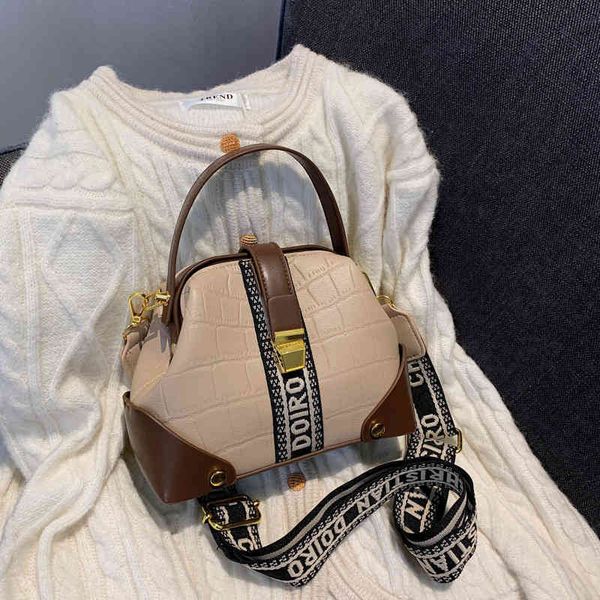 shoulder bags wide belt small square women's stone pattern contrast color blessing high-grade single
shoulder bags wide belt small square women's stone pattern contrast color blessing high-grade single