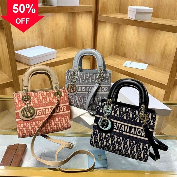designer clutch bag evening clutches factory direct sale fashionable and versatile foreign style women's trend letter portable shoulder
designer clutch bag evening clutches factory direct sale fashionable and versatile foreign style women's trend letter portable shoulder