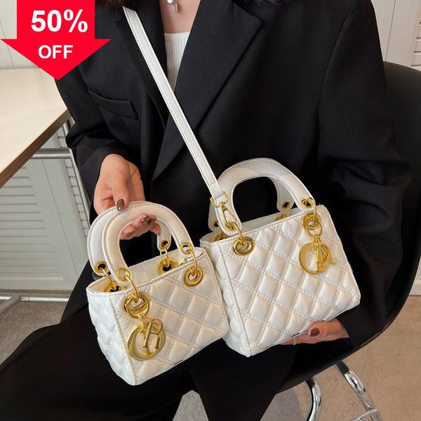 evening clutches designer bags texture niche women's summer 2022 new versatile fashion temperament portable diana foreign gas msenger
evening clutches designer bags texture niche women's summer 2022 new versatile fashion temperament portable diana foreign gas msenger