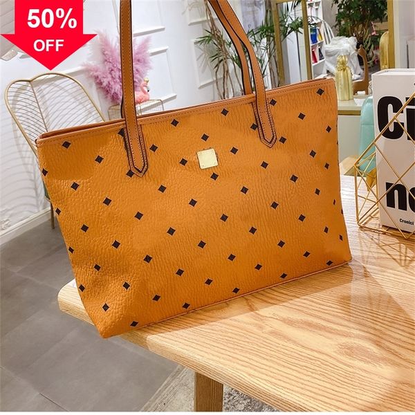 designer clutch bag evening clutches women's large capacity new fashion single shoulder simple texture style tote
designer clutch bag evening clutches women's large capacity new fashion single shoulder simple texture style tote
