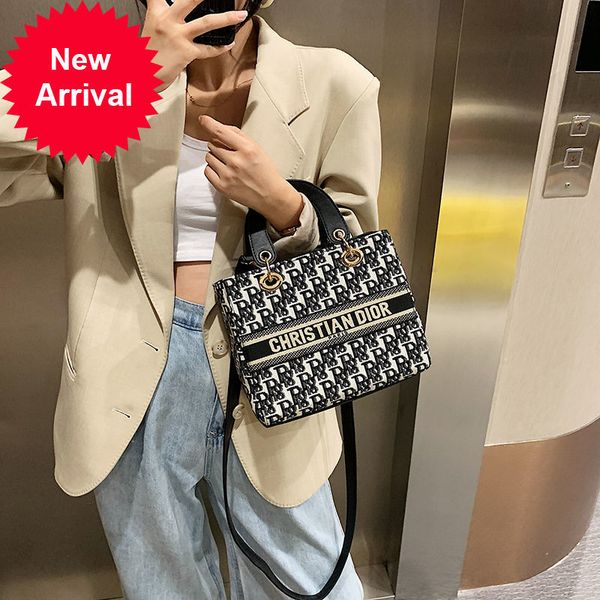 designer clutch bag purses ladies handbags evening clutches sense style portable women's new fashion
designer clutch bag purses ladies handbags evening clutches sense style portable women's new fashion
