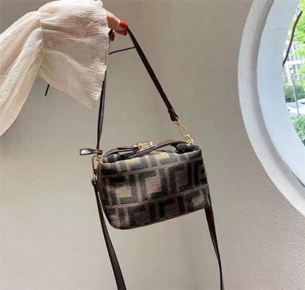 designer tags evening bags shoulder bag luxury leather chain strap purses women lady crossbody bags fashion purse
designer tags evening bags shoulder bag luxury leather chain strap purses women lady crossbody bags fashion purse