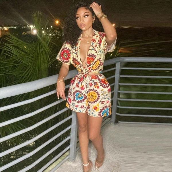 paisley bandanna print vintage two piece sweatsuit woman bow tie short sleeve crop and biker shorts summer co-ord outfits women's track, Gray
paisley bandanna print vintage two piece sweatsuit woman bow tie short sleeve crop and biker shorts summer co-ord outfits women's track, Gray