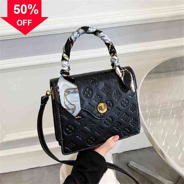 designer clutch bag evening clutches 2022 factory wholale handbag women's embossed portable small square texture double shoulder belt s
designer clutch bag evening clutches 2022 factory wholale handbag women's embossed portable small square texture double shoulder belt s