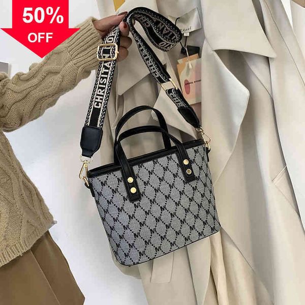 designer clutch bag evening clutches 55% off factory online clearance large capacity popular th year. fashion portable bucket is versatile.
designer clutch bag evening clutches 55% off factory online clearance large capacity popular th year. fashion portable bucket is versatile.