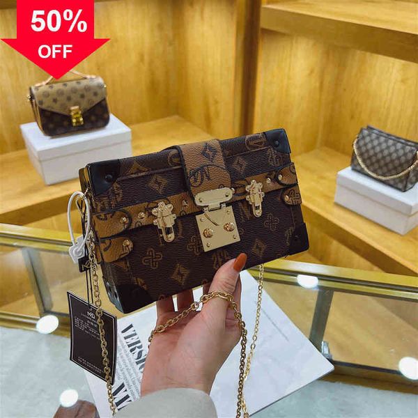 designer clutch bag evening clutches 2022 factory wholale new small square versatile one shoulder msenger box printed chain women's
designer clutch bag evening clutches 2022 factory wholale new small square versatile one shoulder msenger box printed chain women's