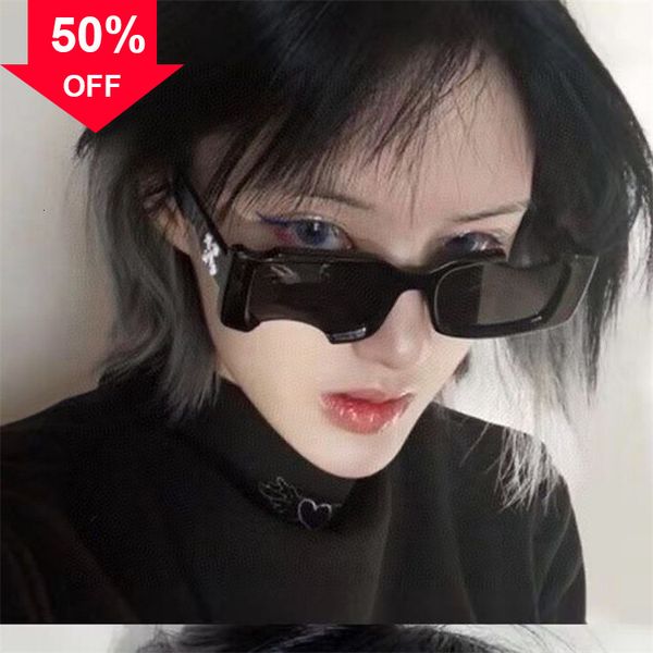 designer sunglasses off notched plate small frame white special-shaped sunglass ins net red star same, White;black
designer sunglasses off notched plate small frame white special-shaped sunglass ins net red star same, White;black