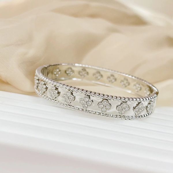 bracelet love jewelry bangle designer same style kaleidoscope clover alloy lover men and women tennis fashion bracelet with box 2022, Black
bracelet love jewelry bangle designer same style kaleidoscope clover alloy lover men and women tennis fashion bracelet with box 2022, Black