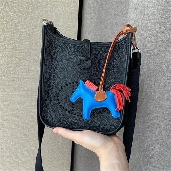 women bags bags hollowed herme designer evelyns out bucket bag head layer cow leather evelyns litchi leather womens bag one shoulder cross m
women bags bags hollowed herme designer evelyns out bucket bag head layer cow leather evelyns litchi leather womens bag one shoulder cross m