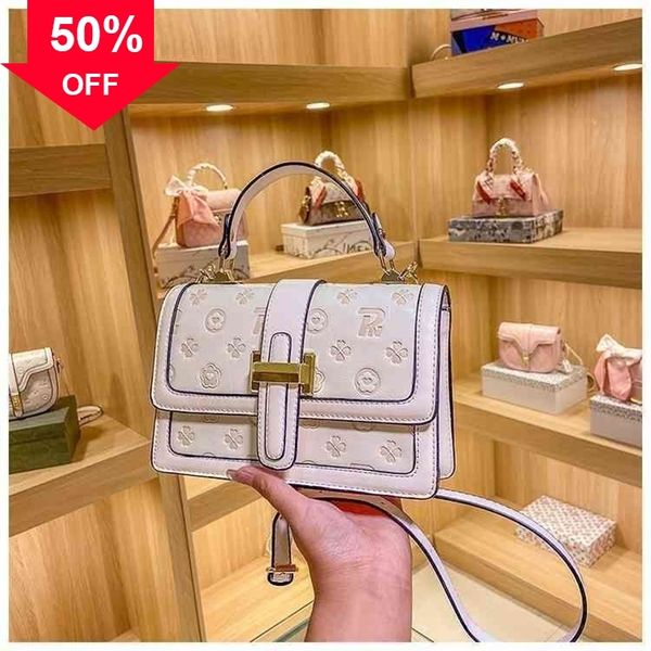 designer clutch bag evening clutches wholale shop online handbag direct square popular embossed texture single shoulder
designer clutch bag evening clutches wholale shop online handbag direct square popular embossed texture single shoulder