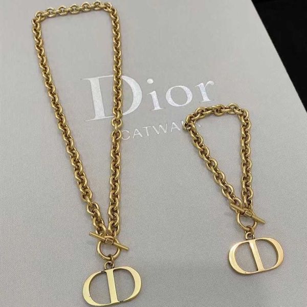 pendant necklaces cdcd bracelet necklace women's small design light luxury clavicle chain simple temperament fade resistant, Silver
pendant necklaces cdcd bracelet necklace women's small design light luxury clavicle chain simple temperament fade resistant, Silver