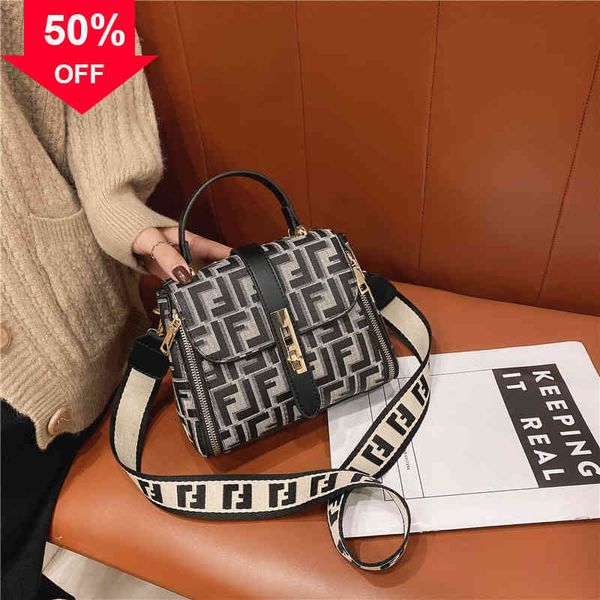 designer clutch bag evening clutches 2022 factory wholale handbag single shoulder large capacity women's small versatile style
designer clutch bag evening clutches 2022 factory wholale handbag single shoulder large capacity women's small versatile style