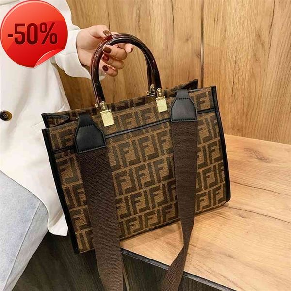 purses ladies handbags designer clutch bag handbag canvas single shoulder stripe printed tote capacity slanting 65% off store sale
purses ladies handbags designer clutch bag handbag canvas single shoulder stripe printed tote capacity slanting 65% off store sale