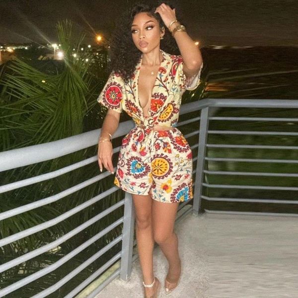 paisley bandanna print vintage two piece sweatsuit woman bow tie short sleeve crop and biker shorts summer co-ord outfits women's track, Gray
paisley bandanna print vintage two piece sweatsuit woman bow tie short sleeve crop and biker shorts summer co-ord outfits women's track, Gray