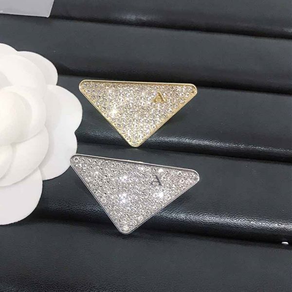 new charm fashion designer triangle p letters brooches pins for women men rhinestone brooch pin jewelry for party wedding gift accessorie, Gray
new charm fashion designer triangle p letters brooches pins for women men rhinestone brooch pin jewelry for party wedding gift accessorie, Gray