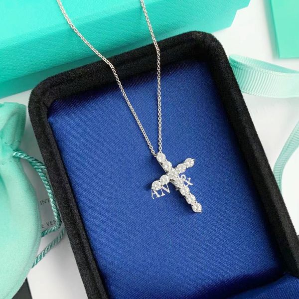 7a fashion designer ladies necklace luxury full diamond cross pendant 925 sterling silver set with swarovski rhinestones aaaaa
7a fashion designer ladies necklace luxury full diamond cross pendant 925 sterling silver set with swarovski rhinestones aaaaa