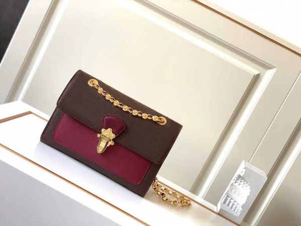 sold fashion genuine leather women shoulder bag change wallets waist bag classic letter chain womens all-match crossbody shoulder bags
sold fashion genuine leather women shoulder bag change wallets waist bag classic letter chain womens all-match crossbody shoulder bags