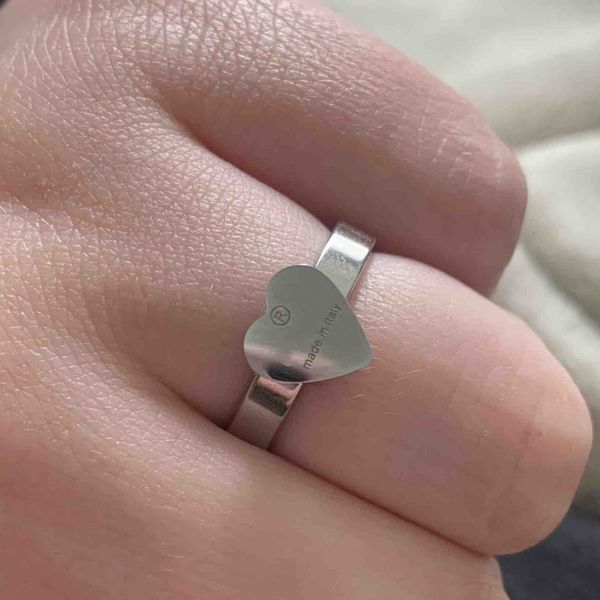 3 colors extravagant simple heart love ring stainless steel couple rings women fashion jewelry, Silver
3 colors extravagant simple heart love ring stainless steel couple rings women fashion jewelry, Silver