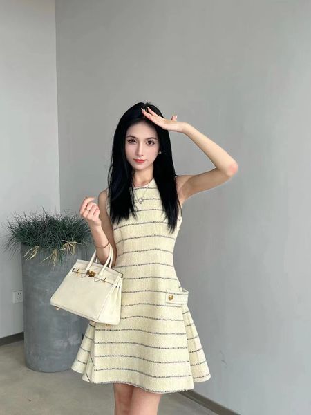 cel women's brand dress 2022women new dress dinner dress autumn winter ladies classic designer fashion spring grade tweed skirt birthda, White;black
cel women's brand dress 2022women new dress dinner dress autumn winter ladies classic designer fashion spring grade tweed skirt birthda, White;black