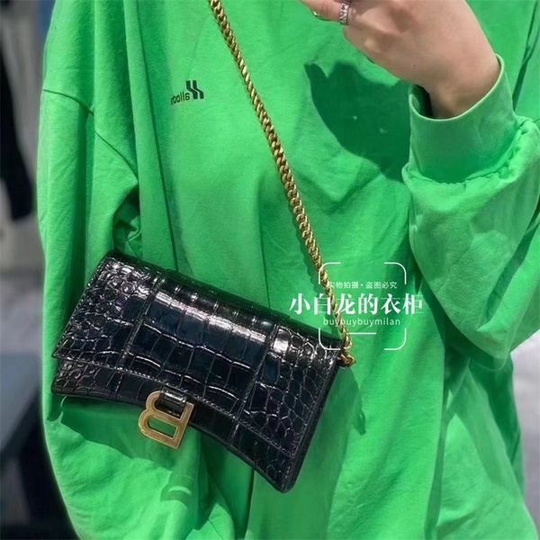 designer bag balenciga little white dragon mini b letter chain hourglass original logo
designer bag balenciga little white dragon mini b letter chain hourglass original logo