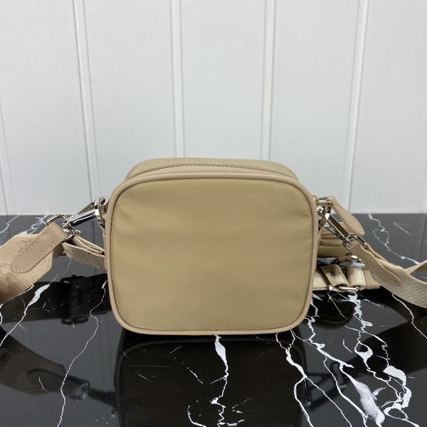 new fashionable ccrossbody bags beautiful appearance designer genuine leather shoulder bag suitable for any match, Black;red
new fashionable ccrossbody bags beautiful appearance designer genuine leather shoulder bag suitable for any match, Black;red