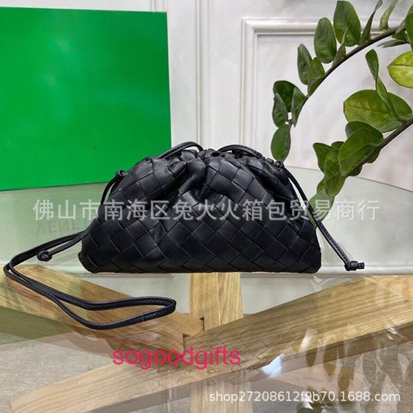 luxurys jodies designers bag crossbody bottegas bags venetas with the logo sheepskin leather hand woven cloud bag net red simple and versati
luxurys jodies designers bag crossbody bottegas bags venetas with the logo sheepskin leather hand woven cloud bag net red simple and versati
