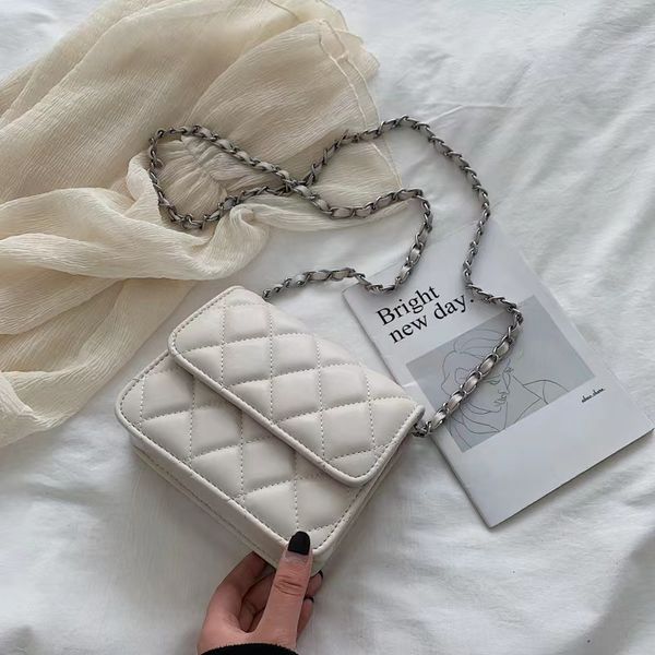 2022 new fashion leather shoulder bags luxury lambskin purse designer handbag retro style handle metal sheets chain cross body diamond latti
2022 new fashion leather shoulder bags luxury lambskin purse designer handbag retro style handle metal sheets chain cross body diamond latti